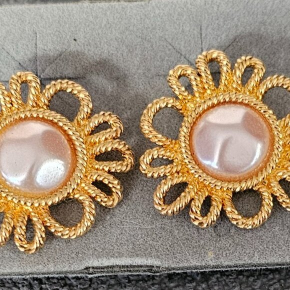 Avon Spring Fashion Pierced Earrings - Vintage 1997 Gold Tone - Picture 1 of 5